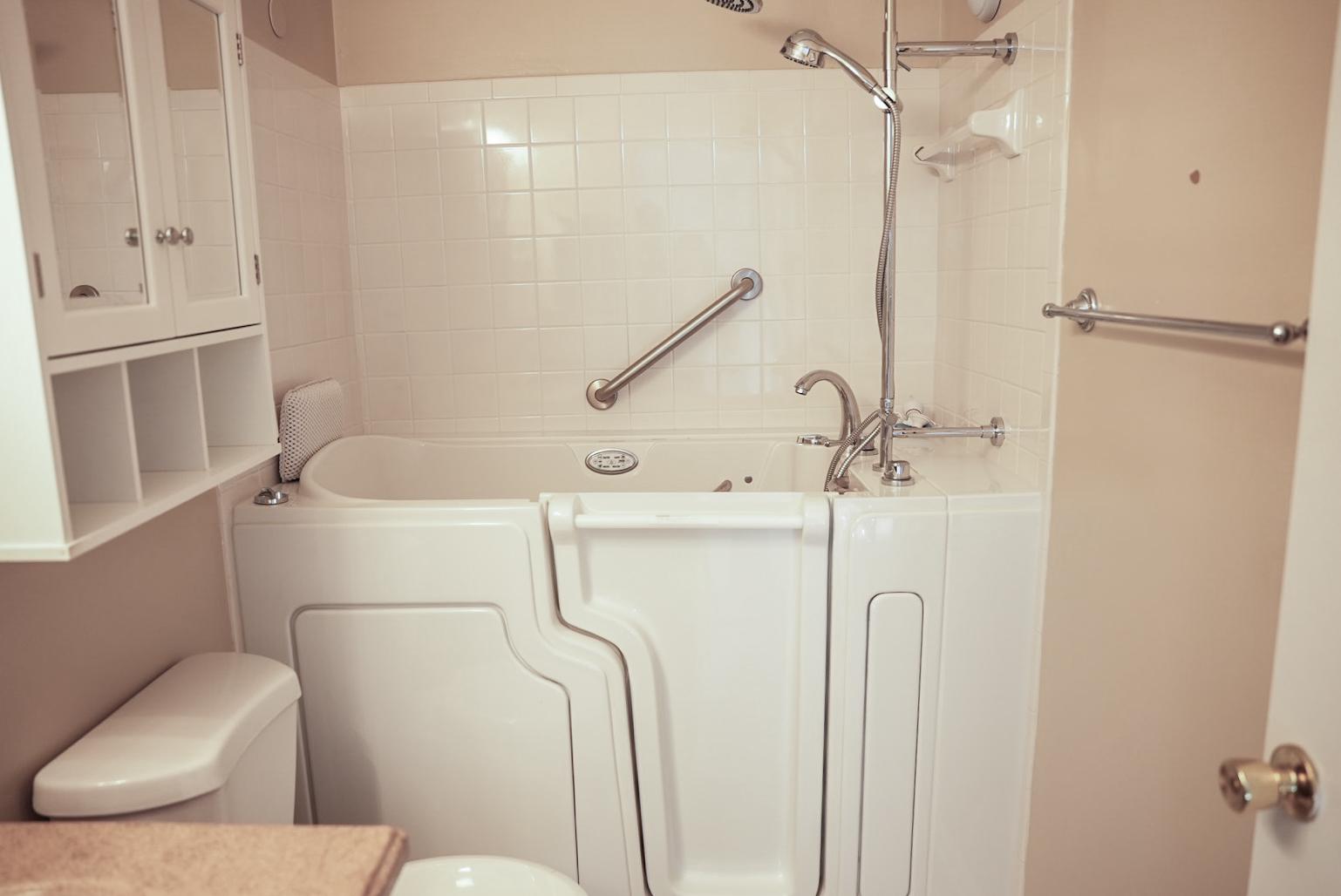 7691 Northern Oaks Court Springfield, VA 22153 - Photo 15 of 23 Accessible bathing w/ Whirlpool settings