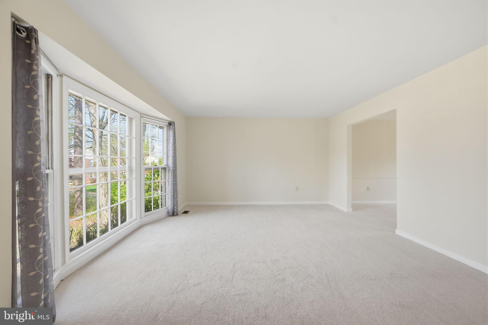 7783 Tangier Drive Springfield, VA 22153 - Photo 6 of 54 Living Room