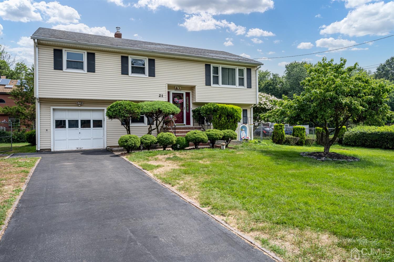 21 Bristol Road Piscataway, NJ 08854 - Photo 1 of 31 Gallery Image 1