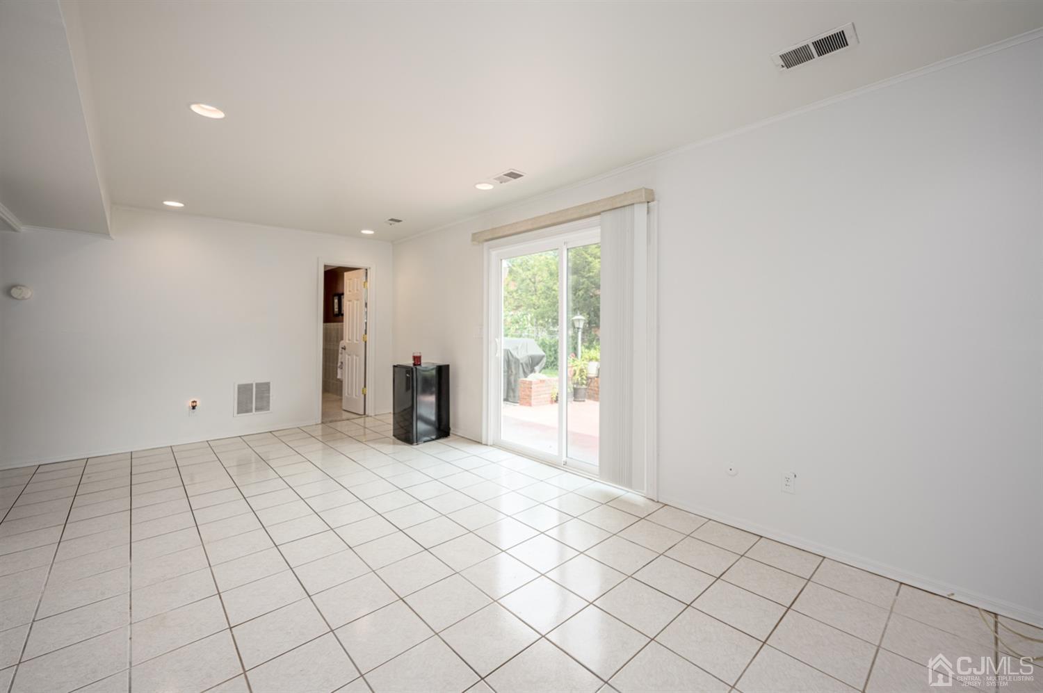 21 Bristol Road Piscataway, NJ 08854 - Photo 23 of 31 Gallery Image 23