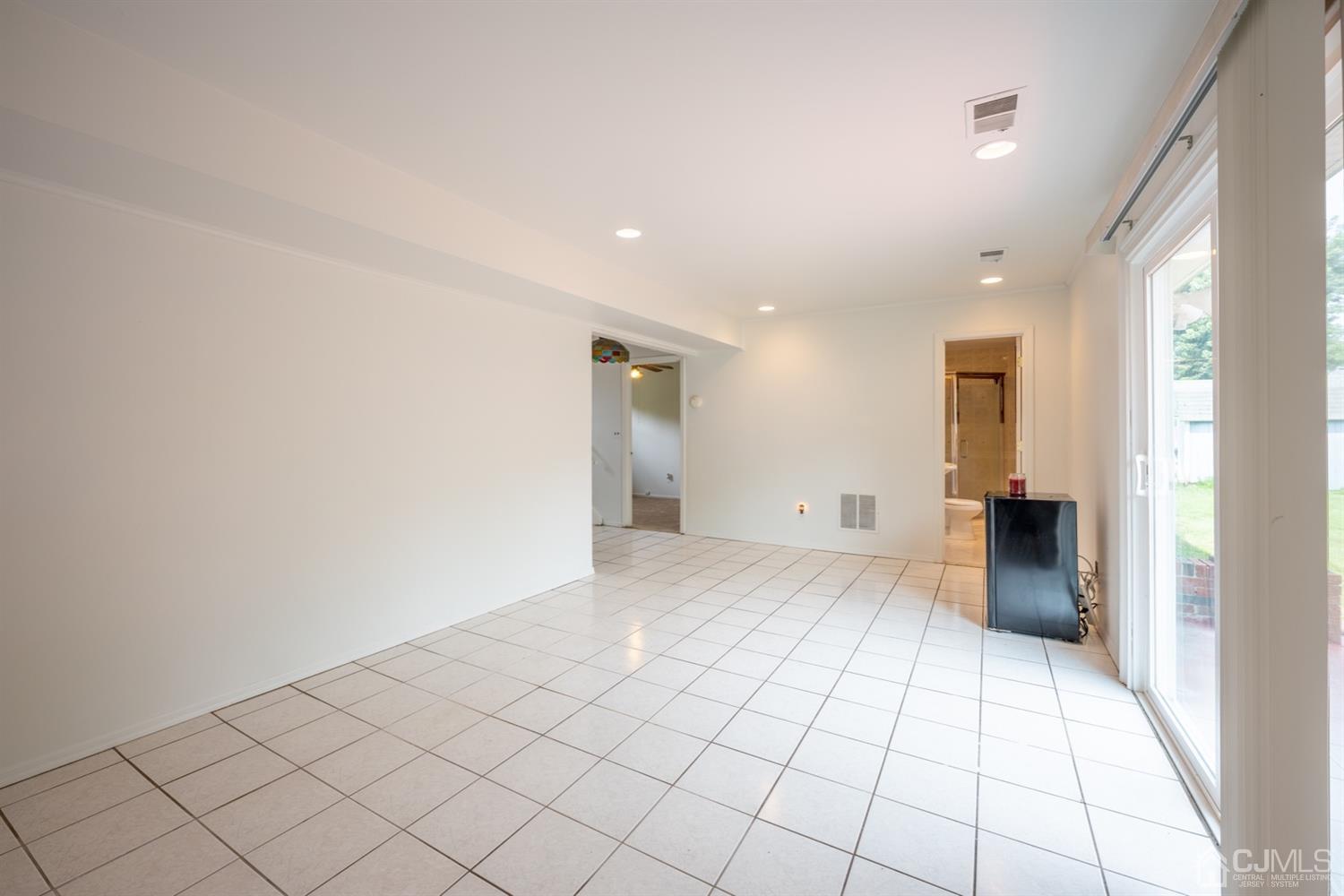 21 Bristol Road Piscataway, NJ 08854 - Photo 30 of 31 Gallery Image 30