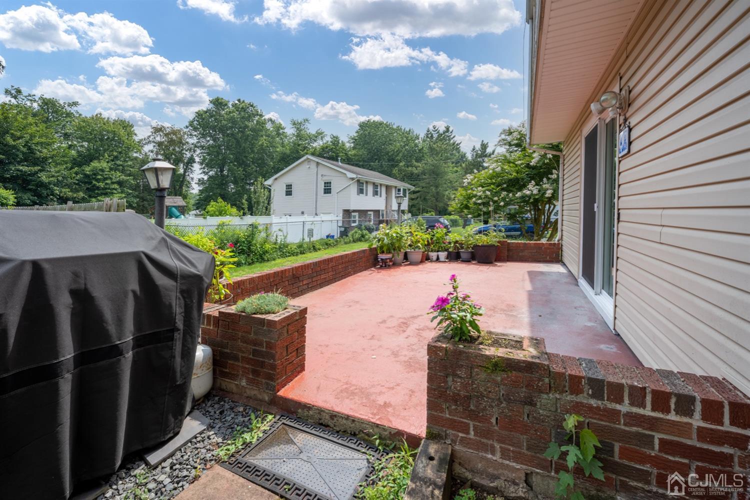 21 Bristol Road Piscataway, NJ 08854 - Photo 5 of 31 Gallery Image 5