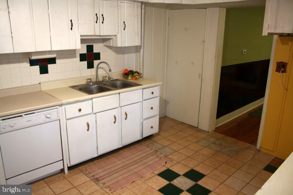 34 East Center Street Lititz, PA 17543 - Photo 8 of 21 a kitchen with stainless steel appliances a sink and cabinets