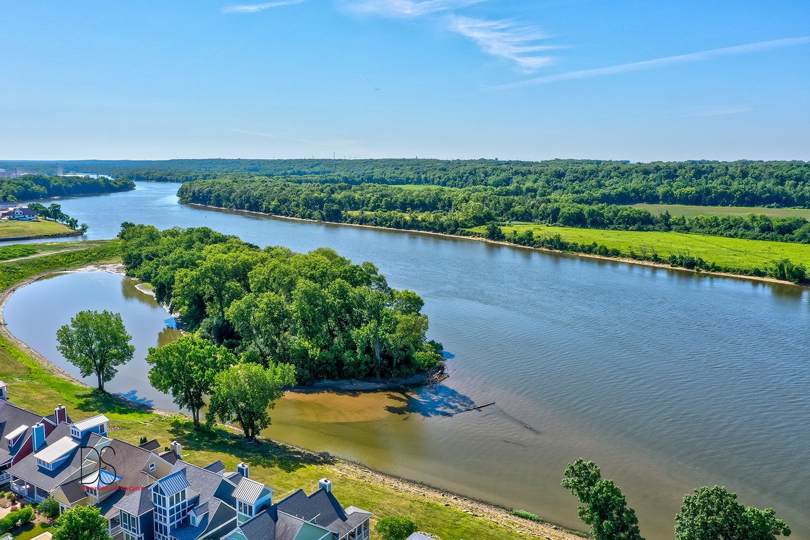 4 Pelican Landing Ottawa, IL 61350 - Photo 12 of 29 an aerial view of a house with a garden and lake view
