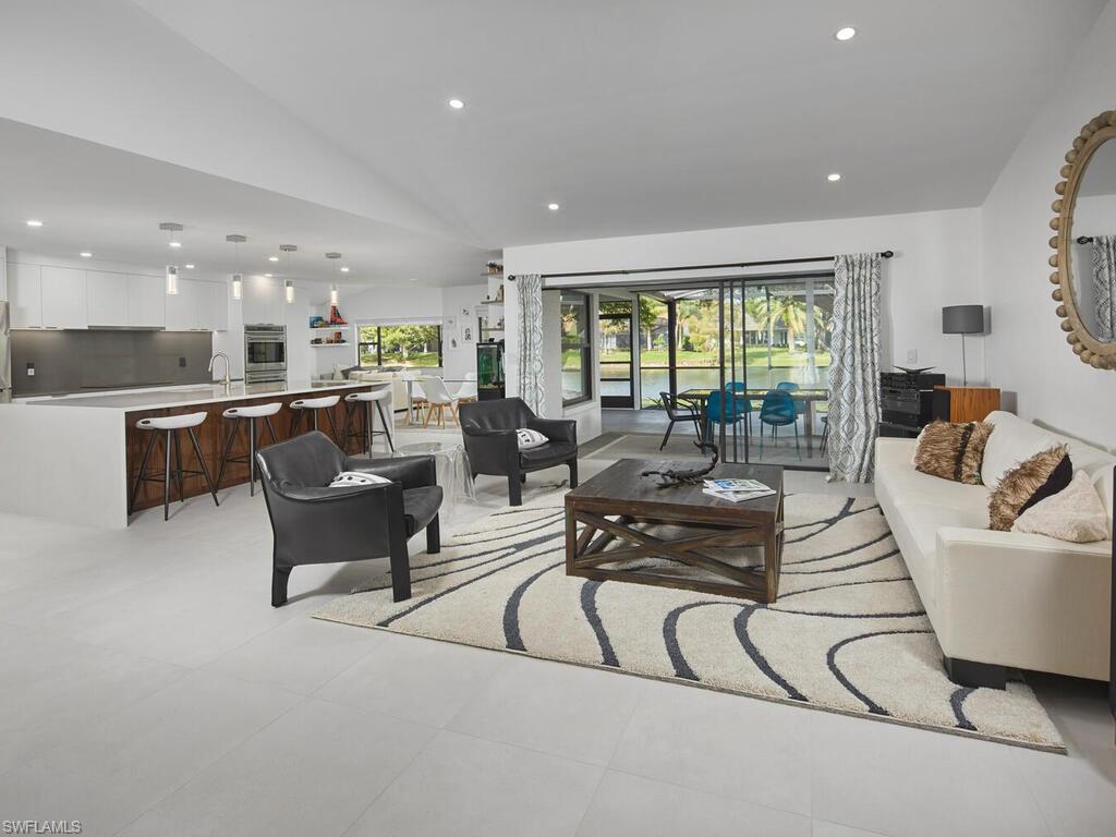 7661 Ponte Verde Way Naples, FL 34109 - Photo 3 of 34