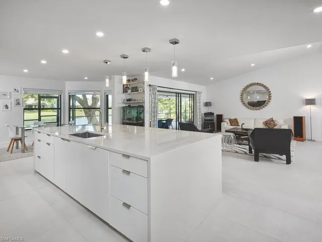 $1,995,000 | 7661 Ponte Verde Way, Naples, FL 34109