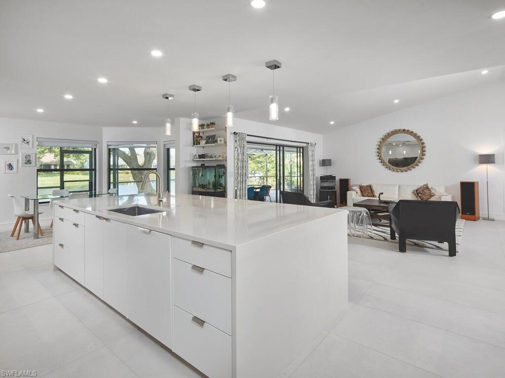 7661 Ponte Verde Way Naples, FL 34109 - Photo 7 of 34