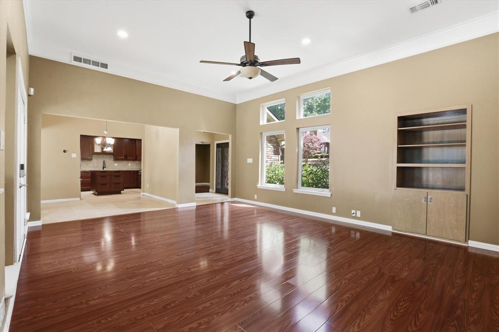 2613 Country Valley Road Garland, TX 75043 - Photo 7 of 40 Gallery Image 7