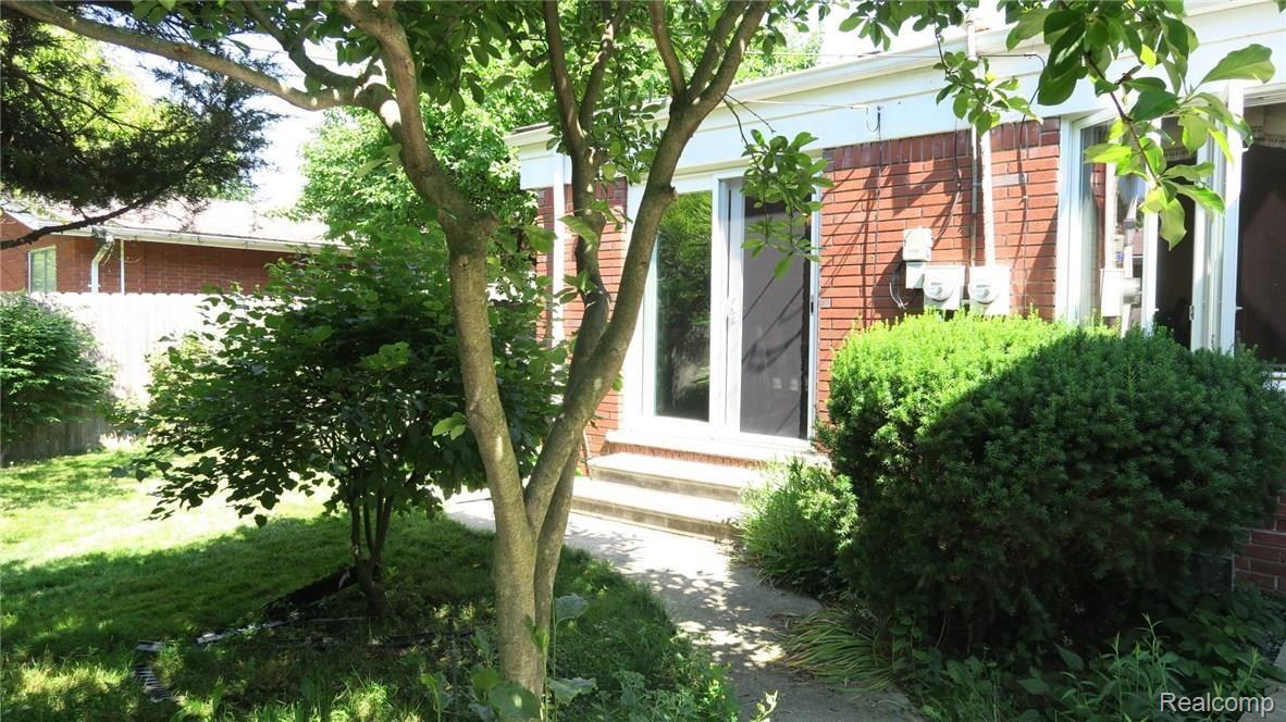 27129 Colgate Street Inkster, MI 48141 - Photo 56 of 66 IMG_4593.JPG