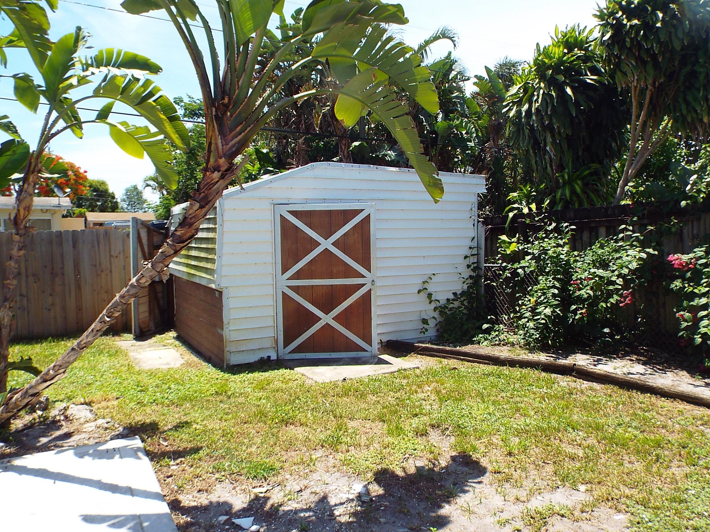 140 Davis Road Palm Springs, FL 33461 - Photo 14 of 19 DSCF2139