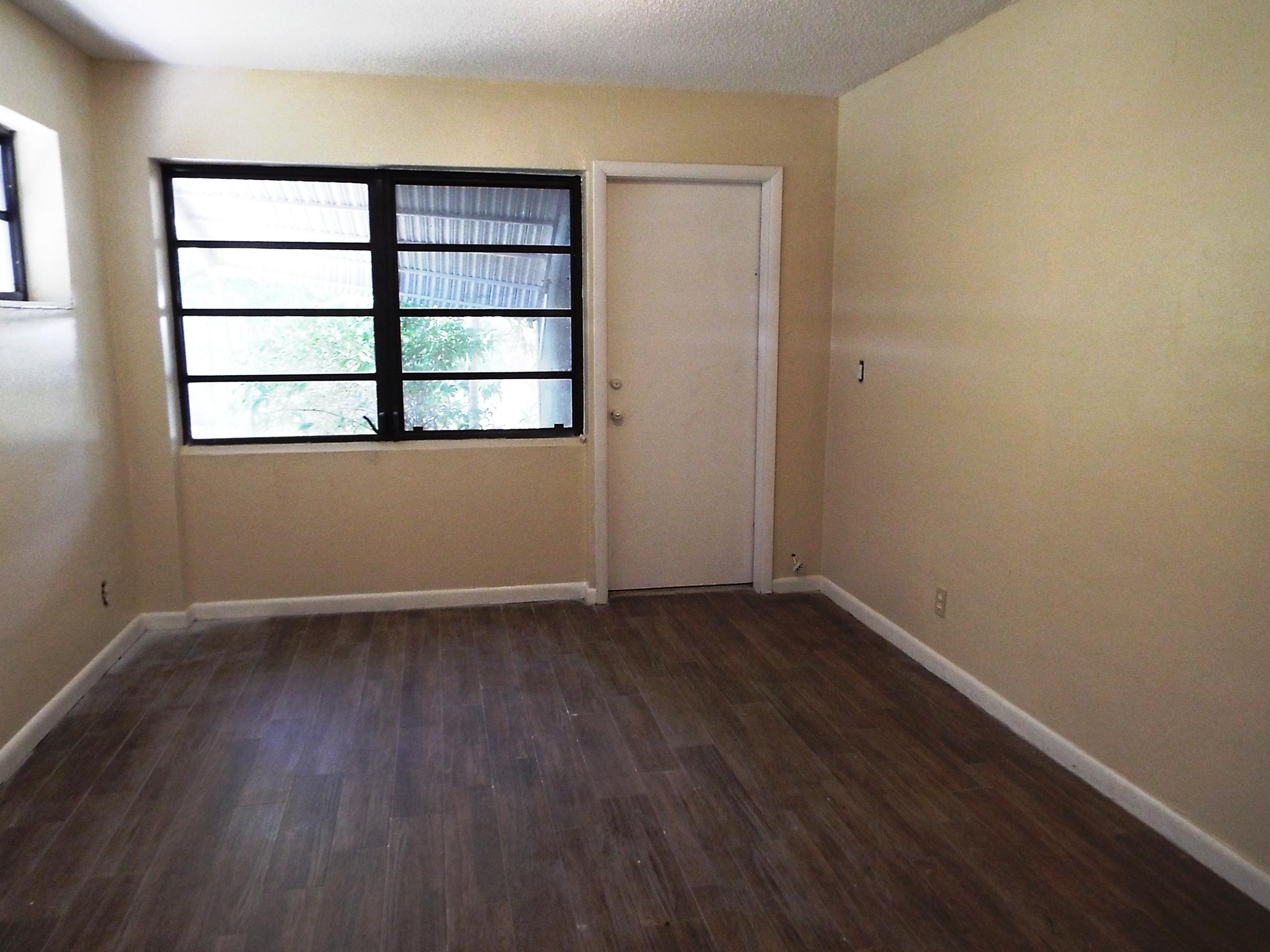 140 Davis Road Palm Springs, FL 33461 - Photo 9 of 19 DSCF2122