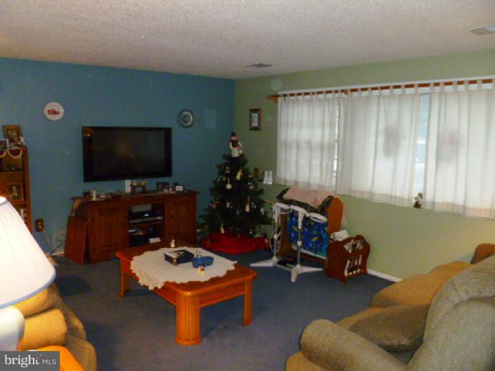 55 Haines Mill Road Delran, NJ 08075 - Photo 8 of 11 Family Room