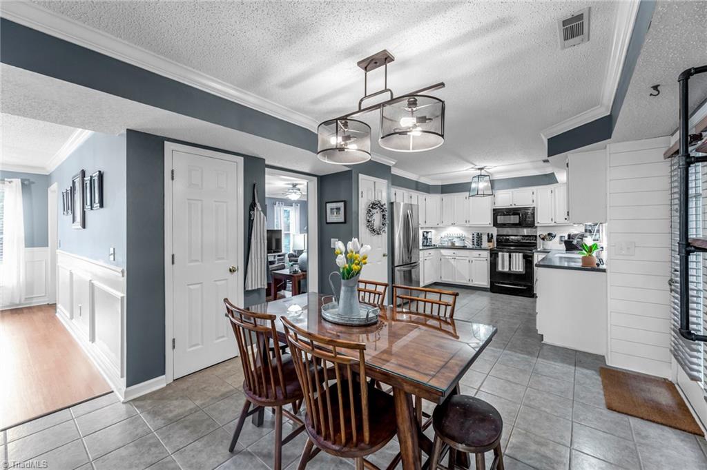 2501 Water Run Court High Point, NC 27265 - Photo 11 of 33 Gallery Image 11