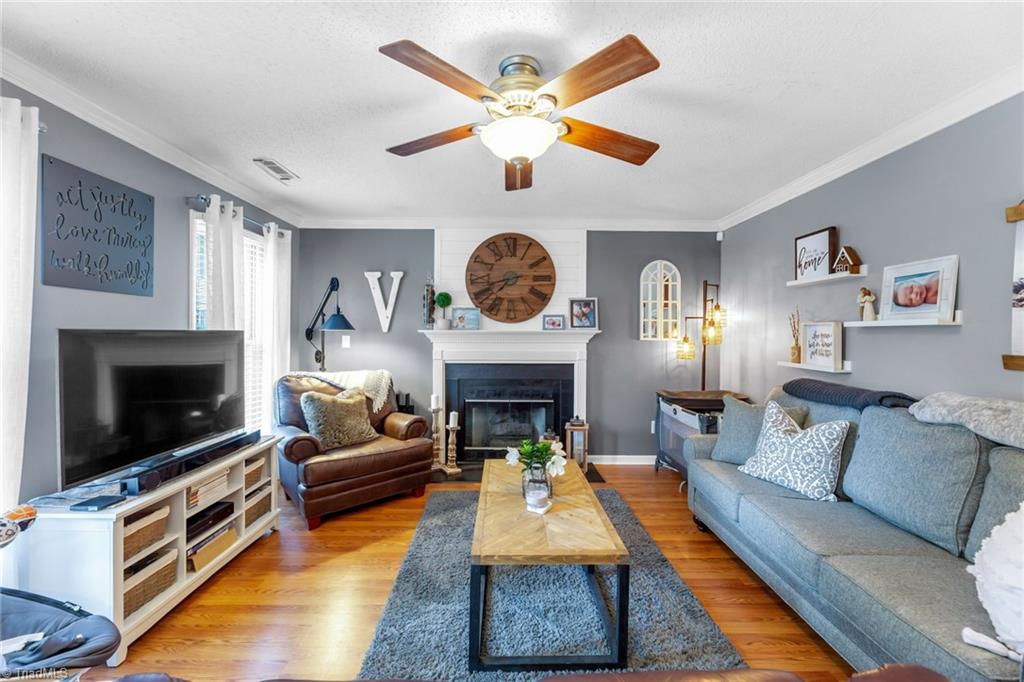2501 Water Run Court High Point, NC 27265 - Photo 6 of 33 Gallery Image 6