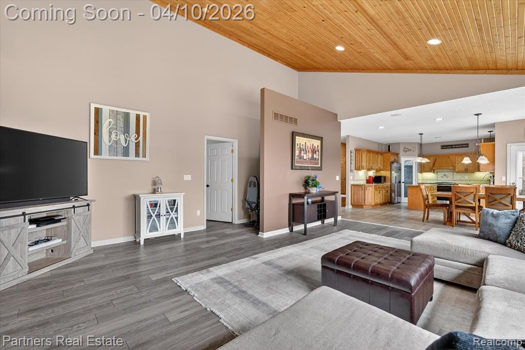 10863 Judd Road Fowlerville, MI 48836 - Photo 17 of 70