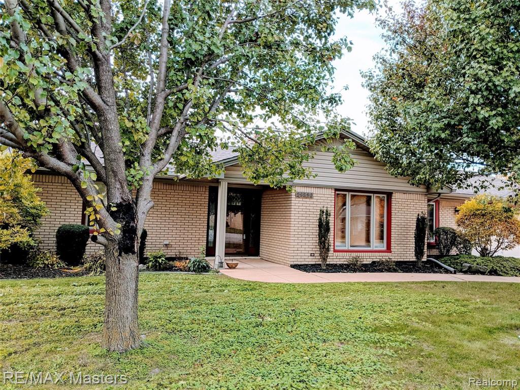 29850 Pointe Drive Gibraltar, MI 48173 - Photo 1 of 20