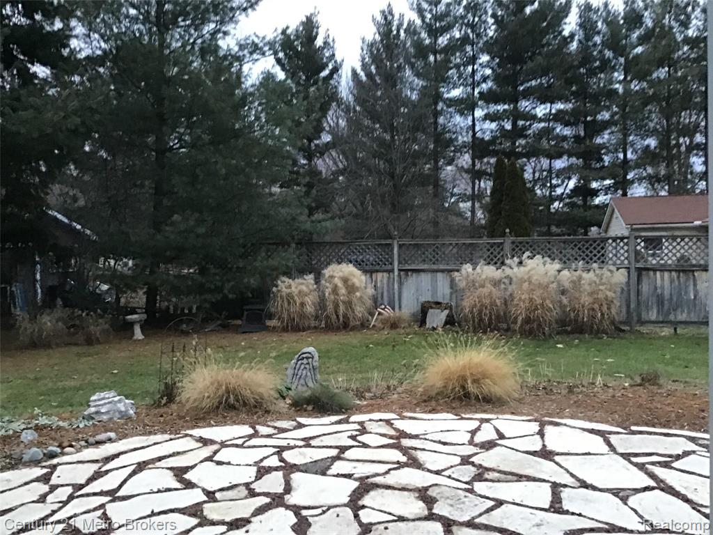2402 Utley Road Flint, MI 48532 - Photo 36 of 40