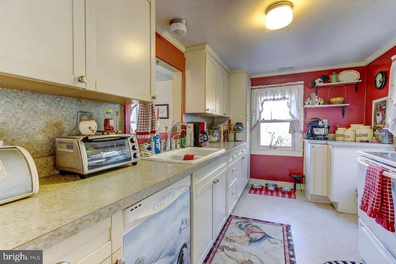 95 Taylor Road York, PA 17406 - Photo 11 of 34 Gallery Image 11