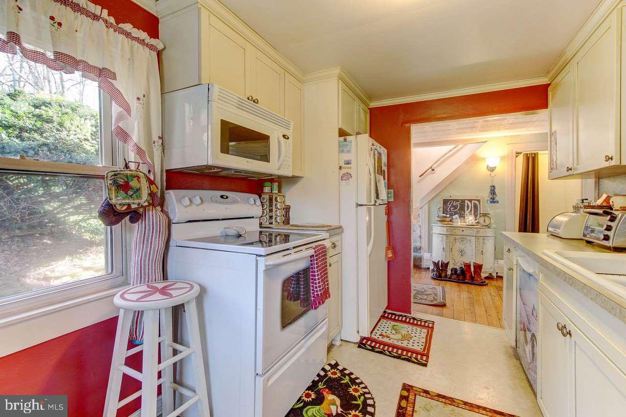 95 Taylor Road York, PA 17406 - Photo 12 of 34 Gallery Image 12
