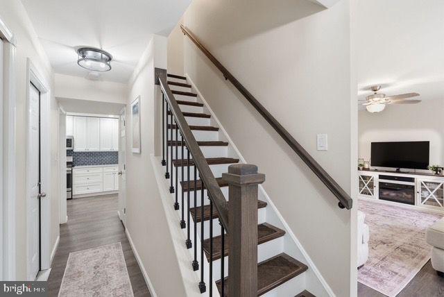 415 Acorn Road Mount Laurel, NJ 08054 - Photo 19 of 35 Staircase to 2nd Floor