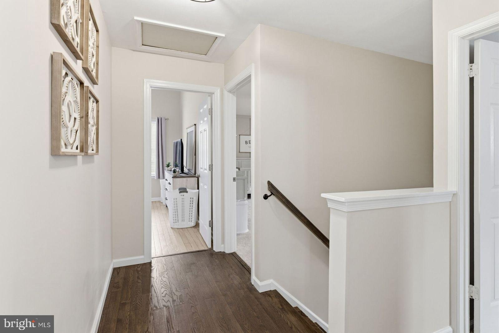 415 Acorn Road Mount Laurel, NJ 08054 - Photo 20 of 35 Upper Level Hallway