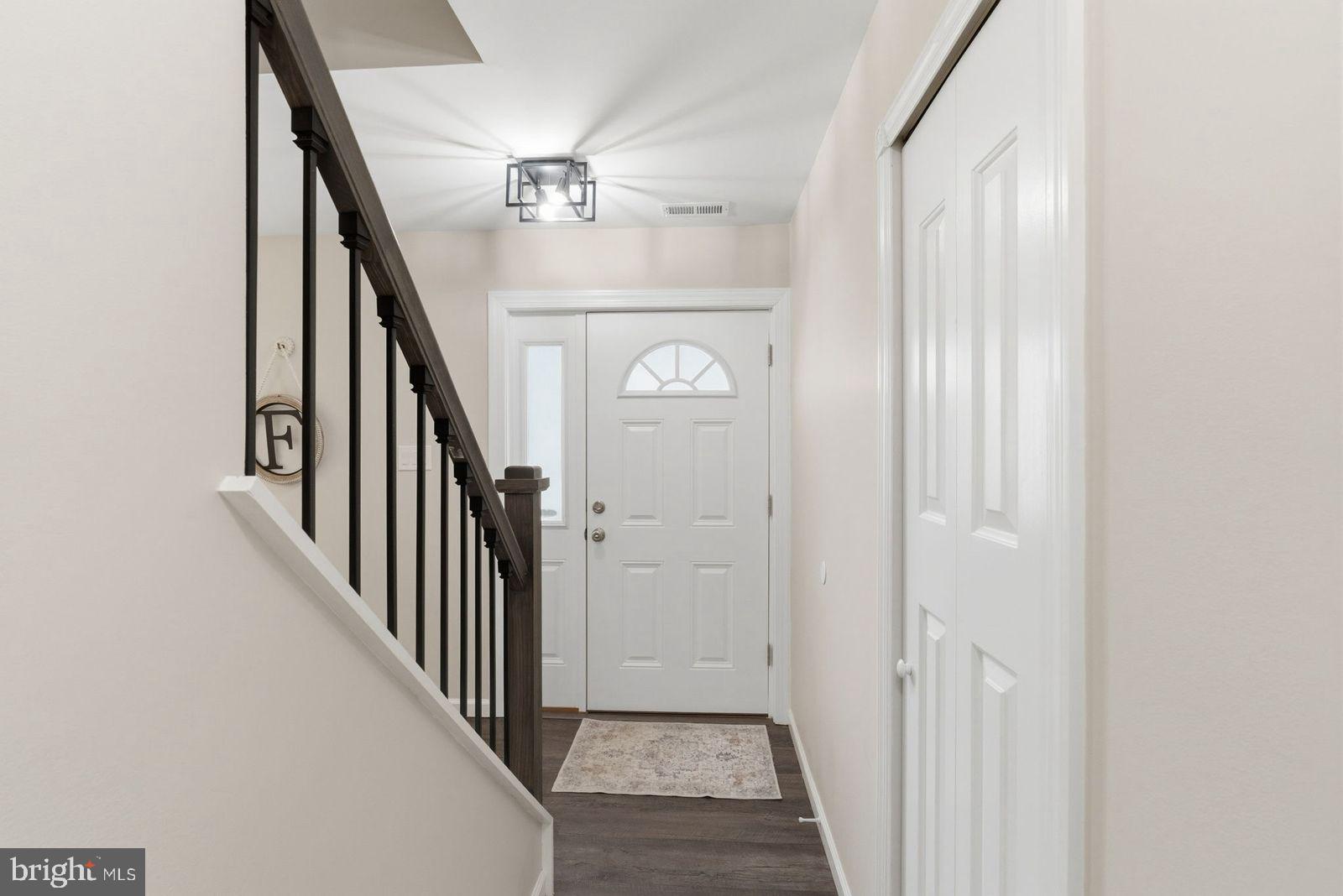 415 Acorn Road Mount Laurel, NJ 08054 - Photo 4 of 35 Foyer