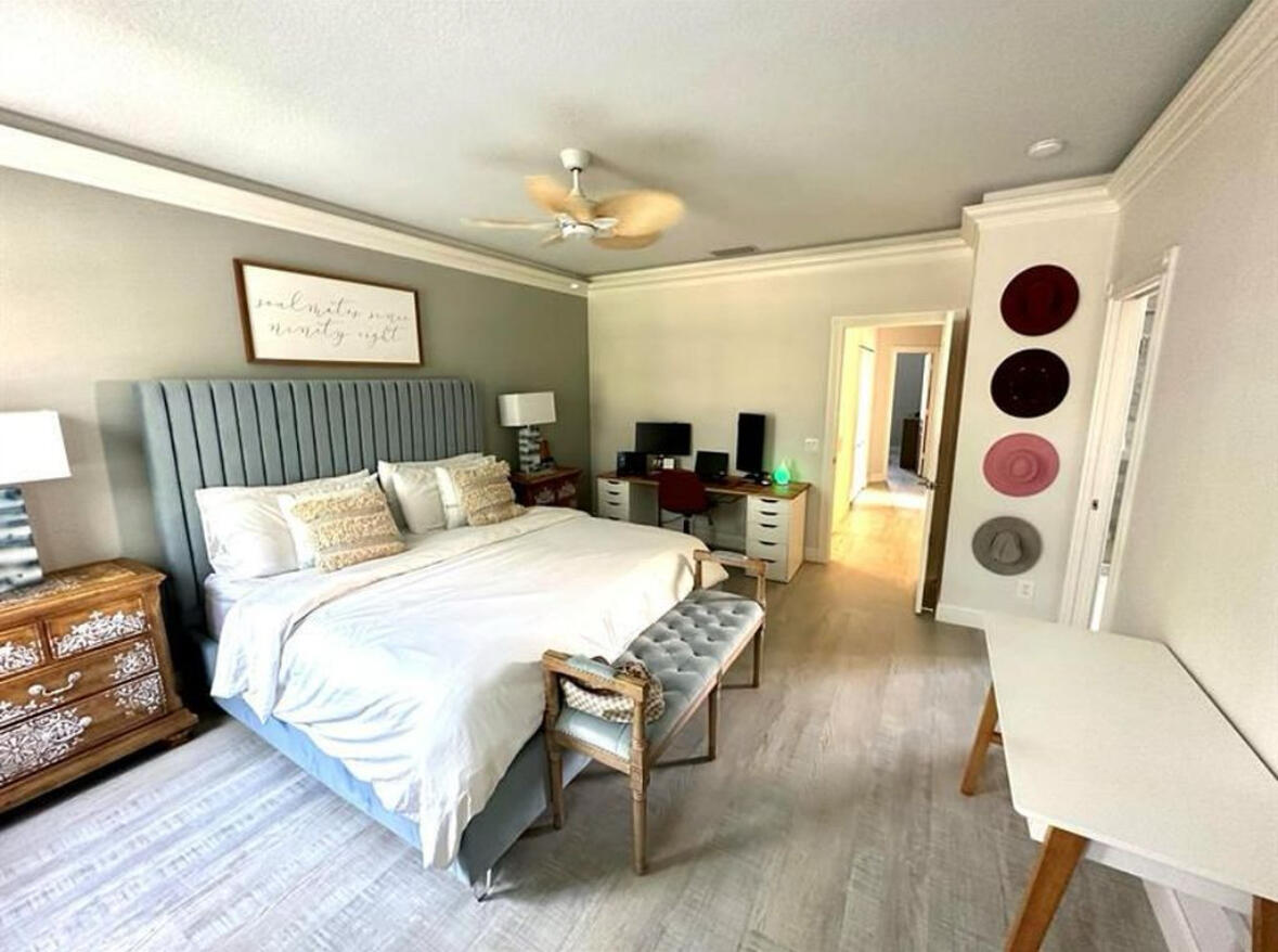 262 Iris Drive Jupiter, FL 33458 - Photo 10 of 21 Primary Bedroom