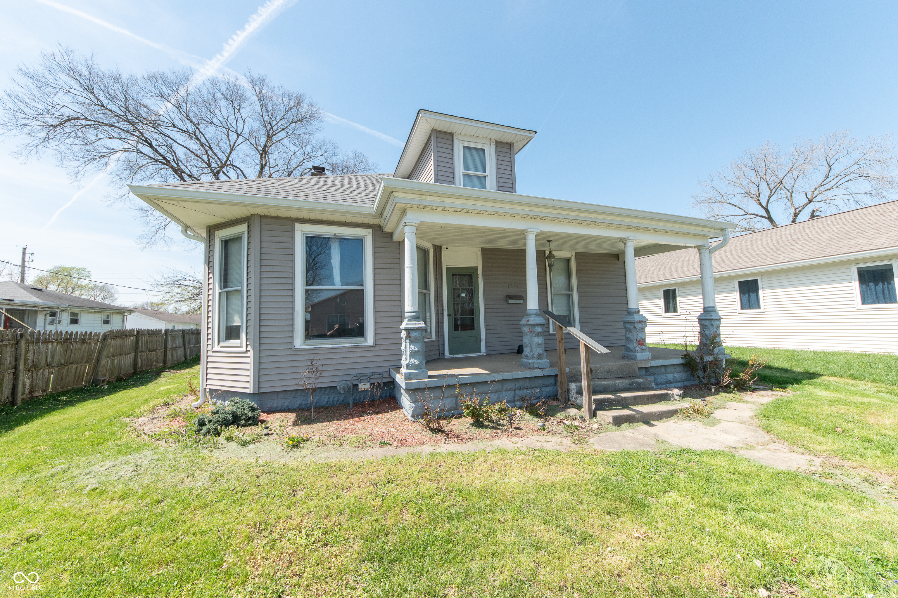 1420 Chestnut Street Columbus, IN 47201 - Photo 2 of 23