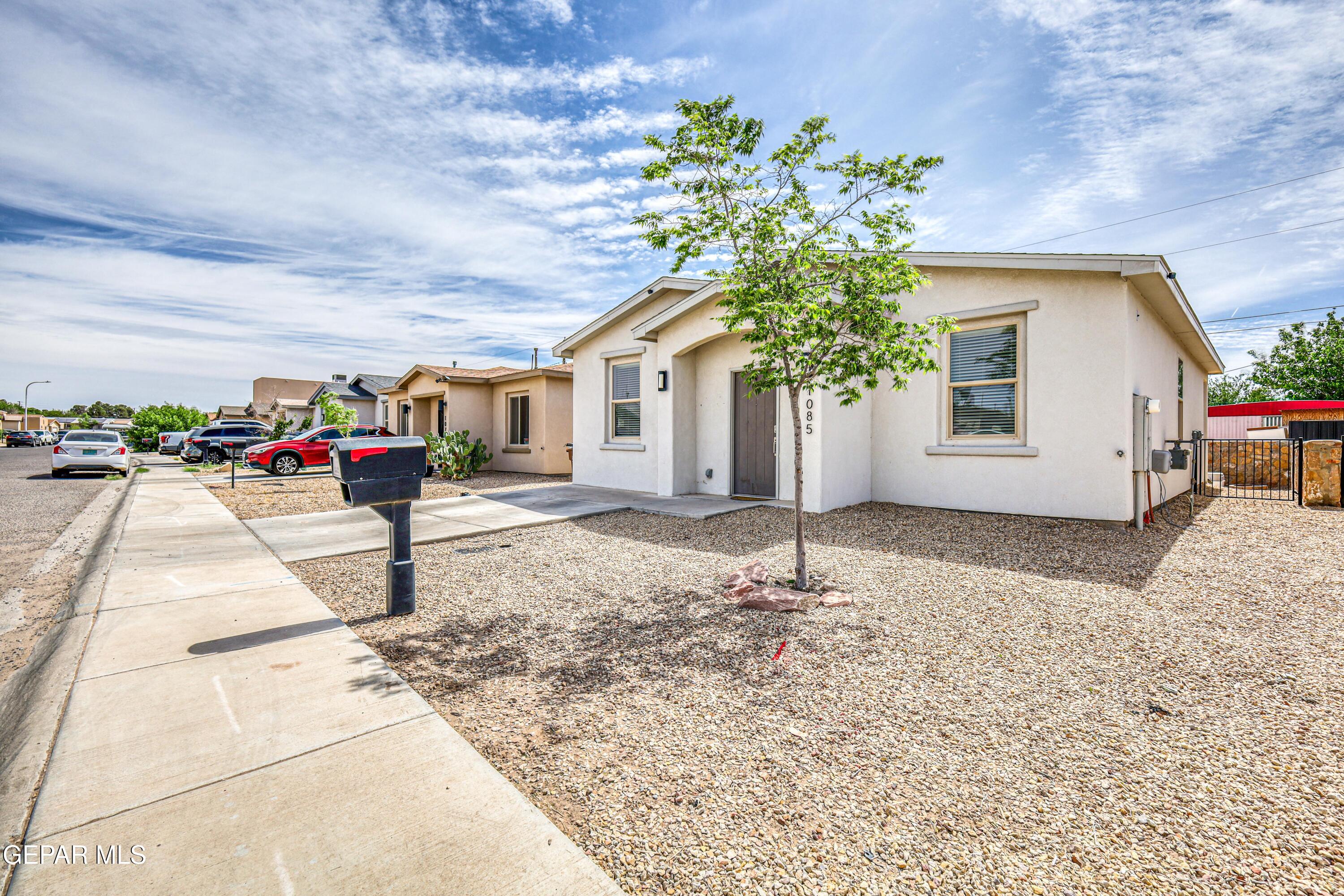 1085 Chitamacha Road Las Cruces, NM 88007 - Photo 2 of 39 2