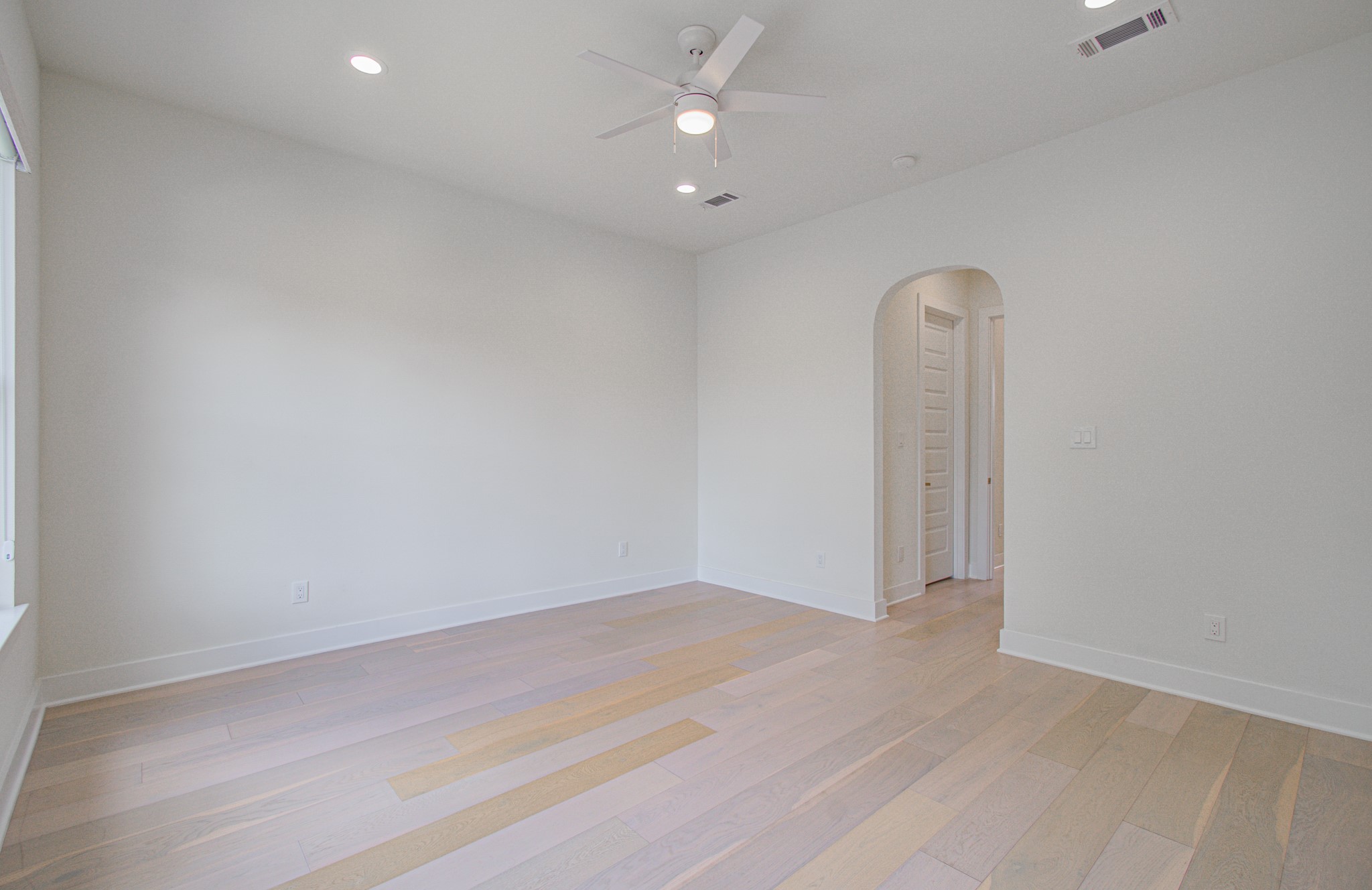 3107 Webster Street, Unit B Houston, TX 77004 - Photo 24 of 39 Master Bedroom