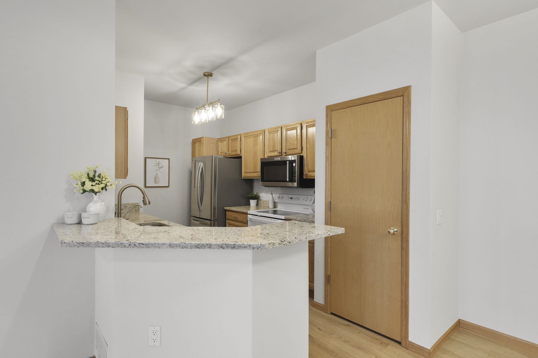 3154 Dorchester Way, Unit 2 Madison, WI 53719 - Photo 6 of 31