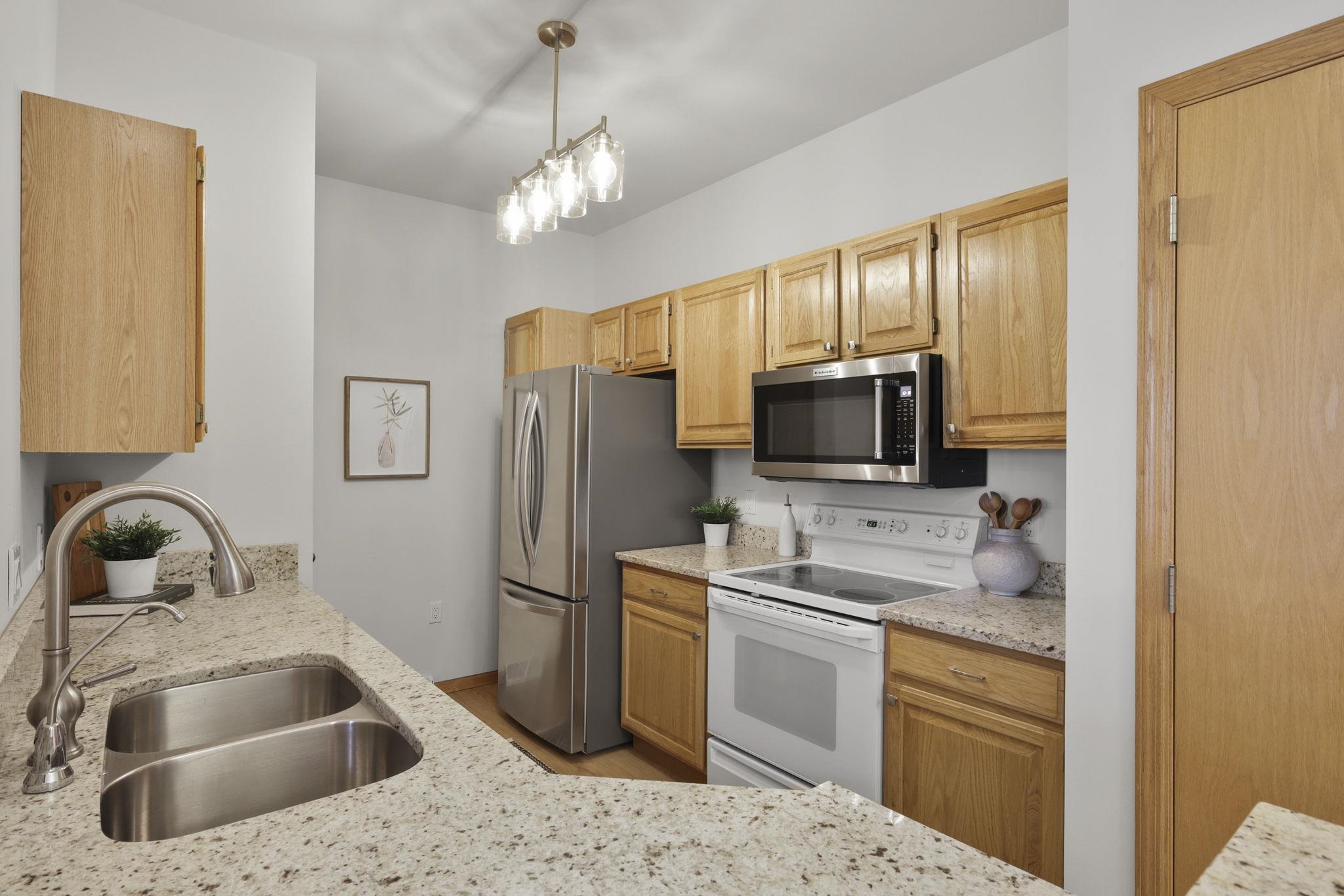 3154 Dorchester Way, Unit 2 Madison, WI 53719 - Photo 7 of 31