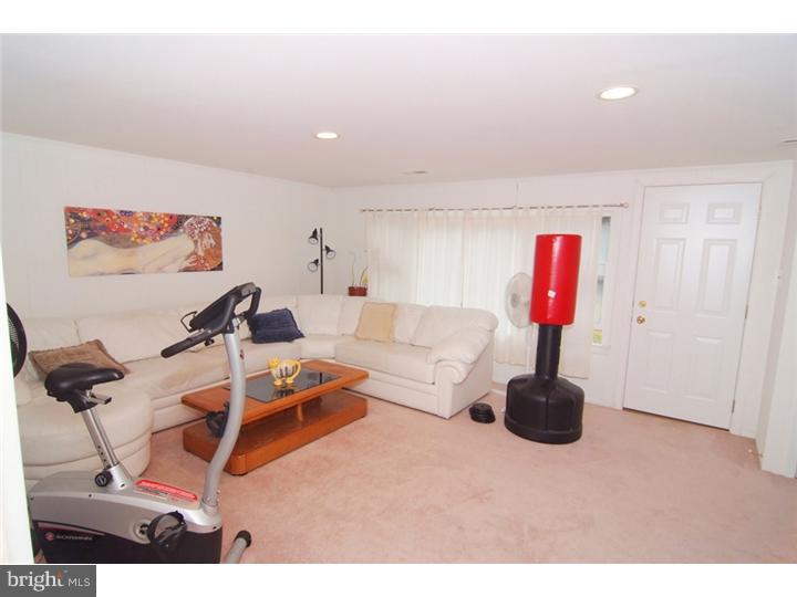 711 Charette Road Philadelphia, PA 19115 - Photo 14 of 23 Family Room