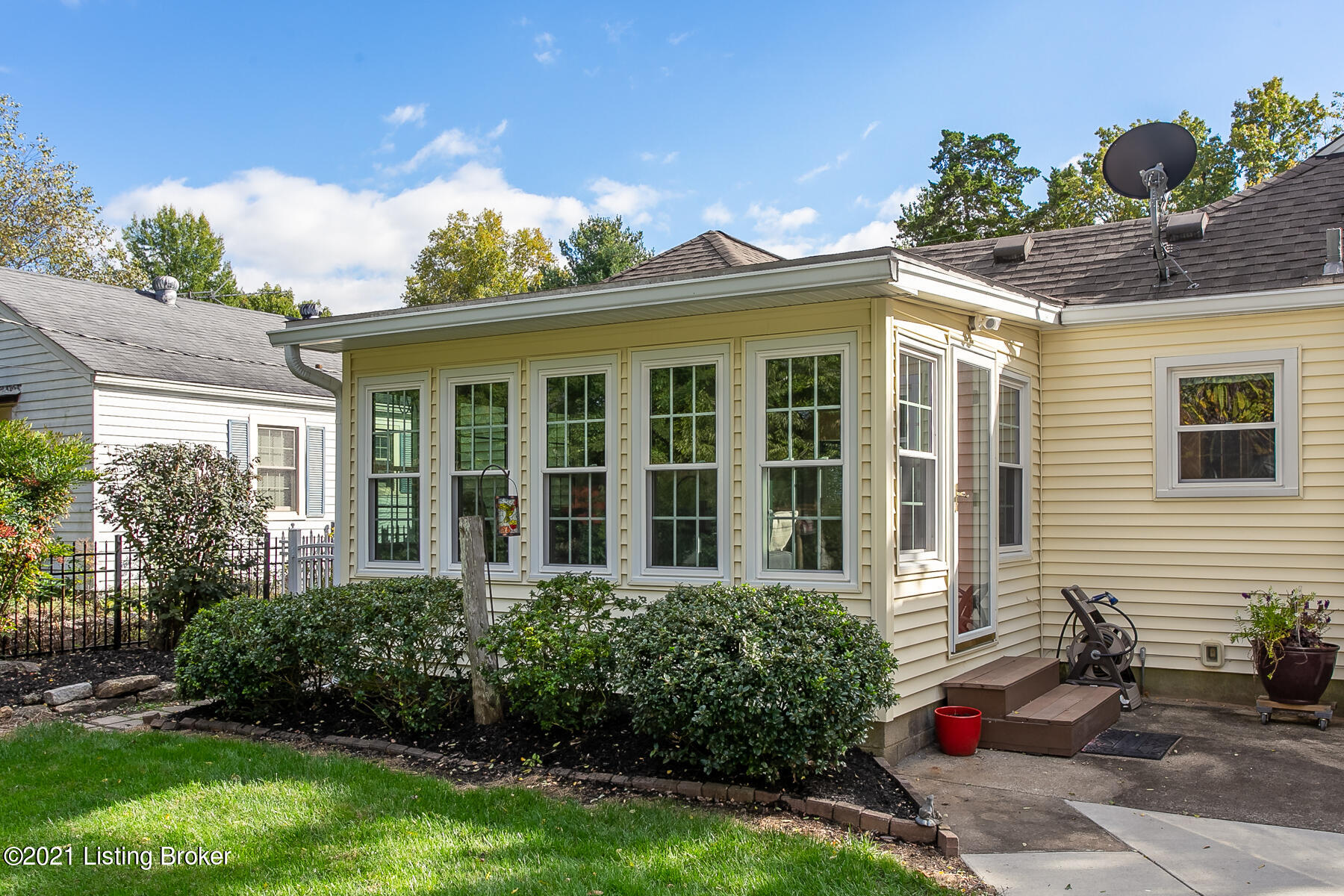 11909 Locust Road Louisville, KY 40243 - Photo 25 of 31 11909 Locust Rd-36