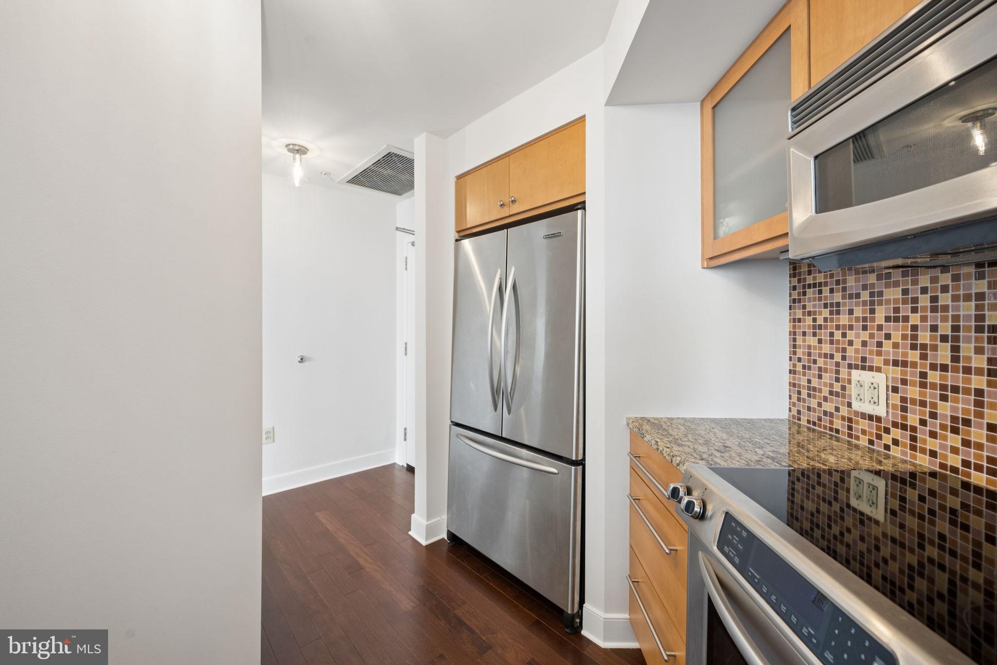 675 President Street, Unit 2002 Baltimore, MD 21202 - Photo 12 of 37 Kitchen