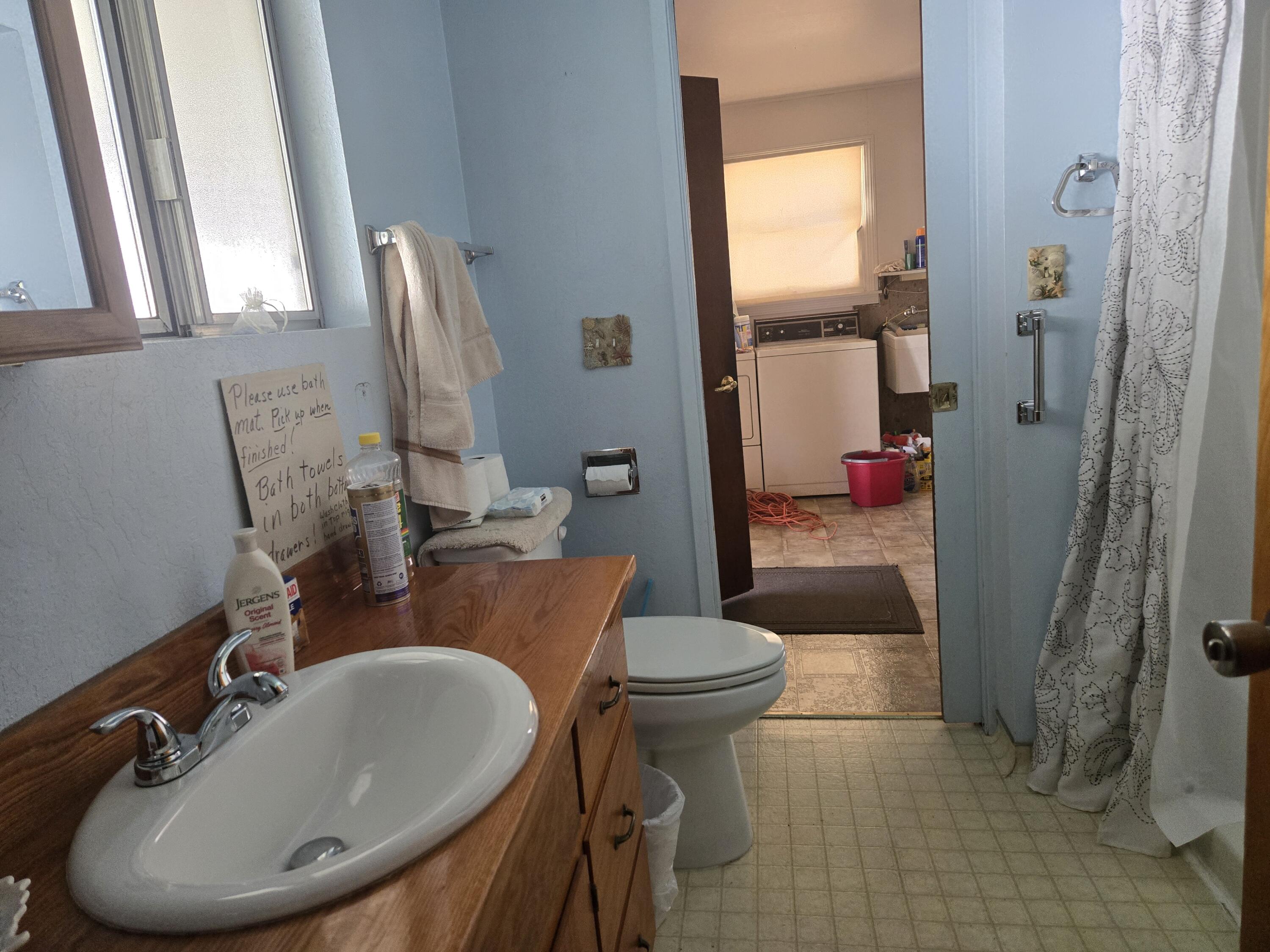 2609 Albert Road Anderson, CA 96007 - Photo 13 of 40 2609 Albert bathroom 4