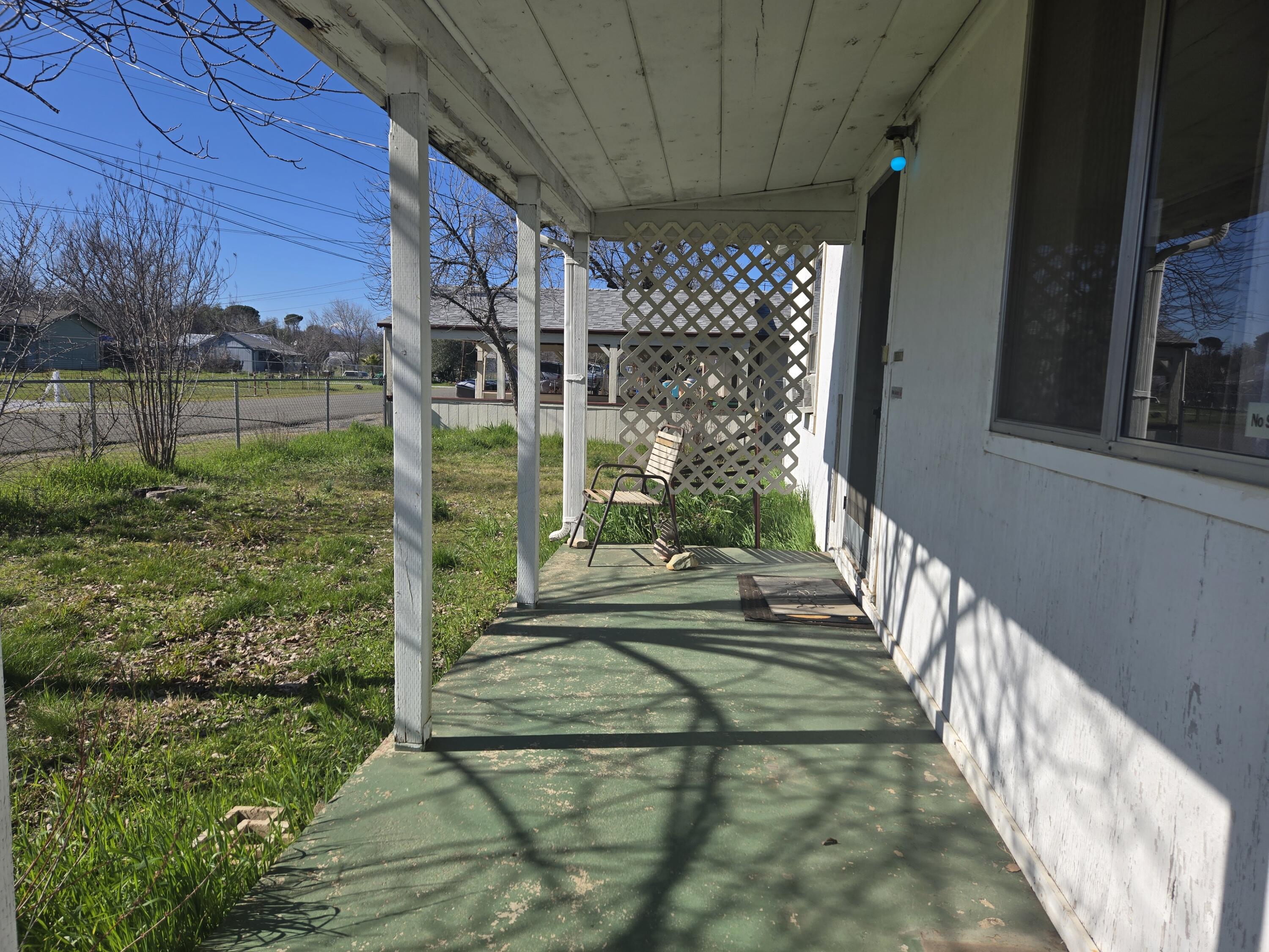 2609 Albert Road Anderson, CA 96007 - Photo 3 of 40 2609 Albert front porch
