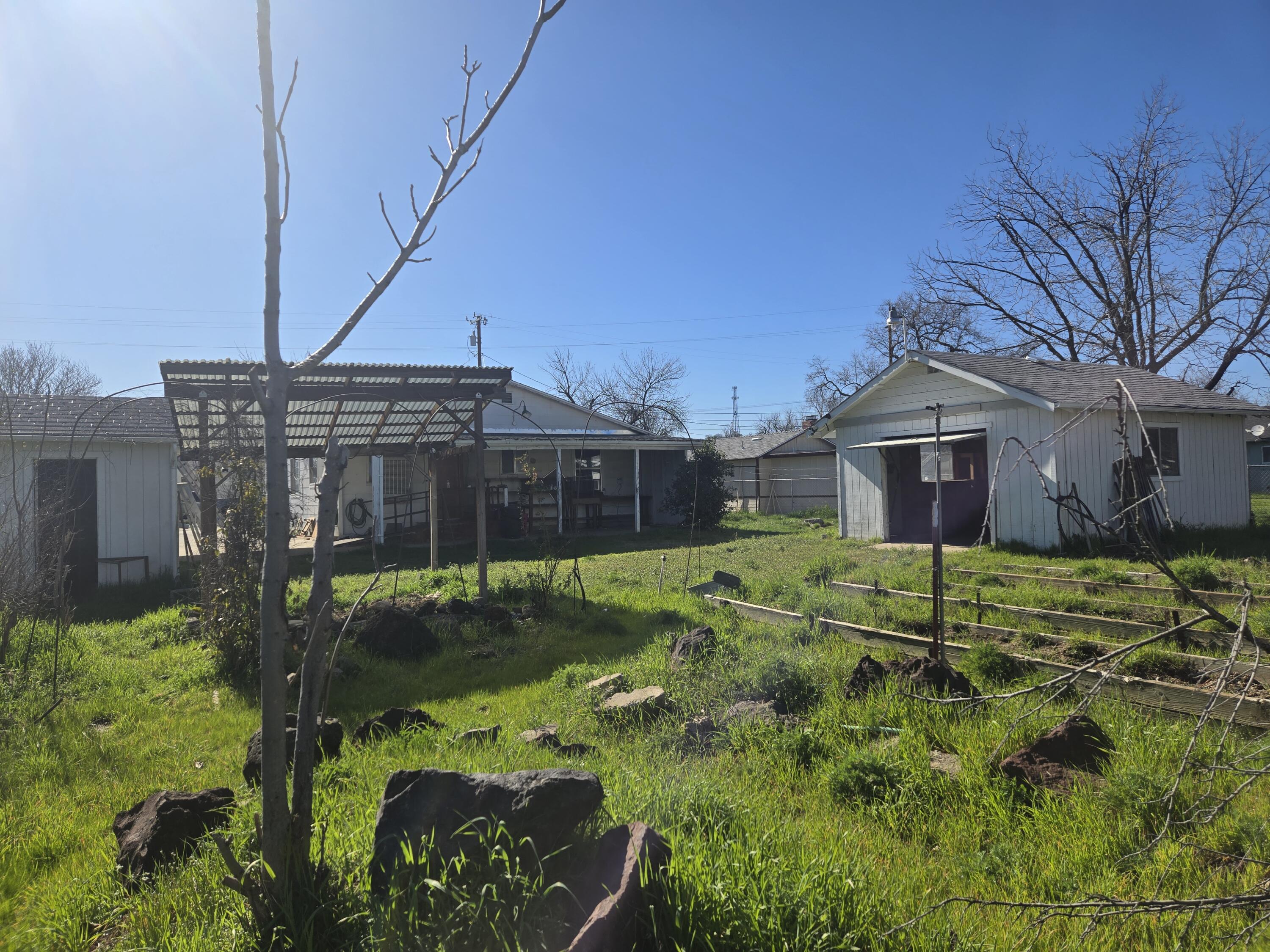 2609 Albert Road Anderson, CA 96007 - Photo 33 of 40 2609 Albert backyard 3