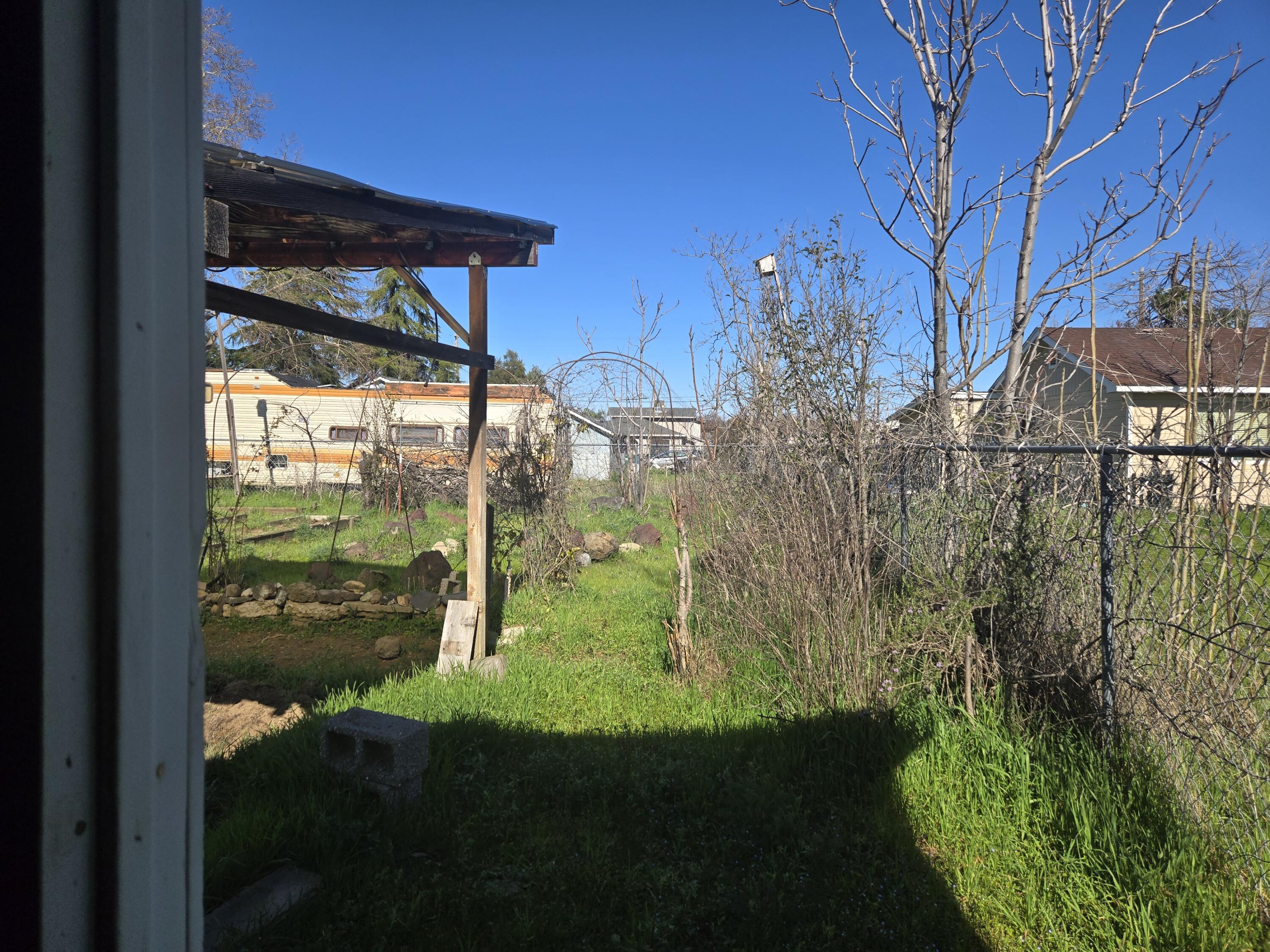 2609 Albert Road Anderson, CA 96007 - Photo 36 of 40 2609 Albert side of backyard