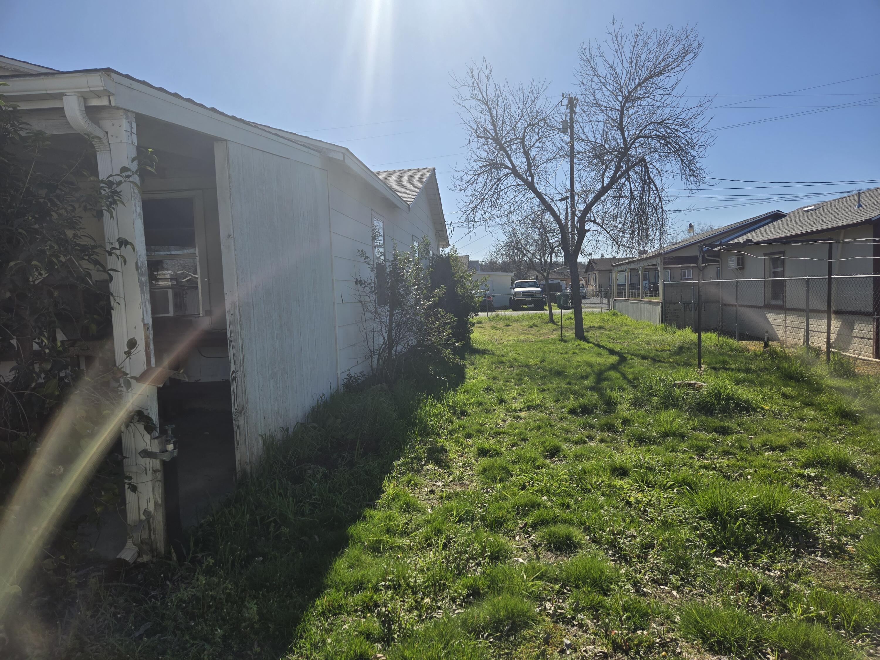 2609 Albert Road Anderson, CA 96007 - Photo 38 of 40 2609 Albert side of house
