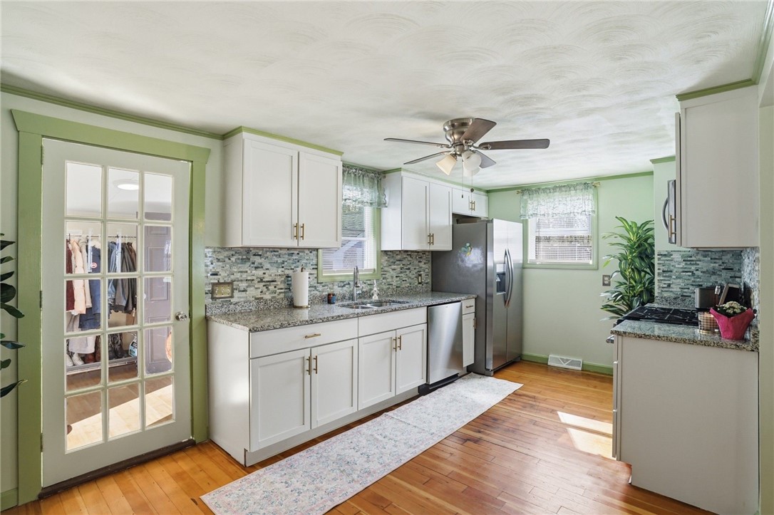 22 Pennsylvania Avenue Warren, RI 02885 - Photo 5 of 31