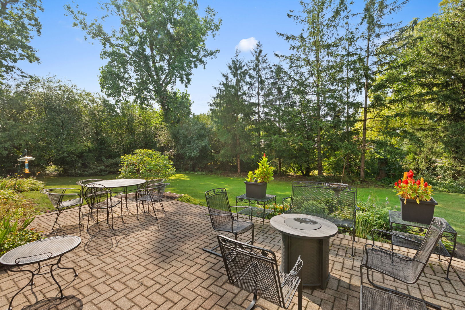 1011 Central Road Glenview, IL 60025 - Photo 30 of 36 a view of a table and chairs in patio