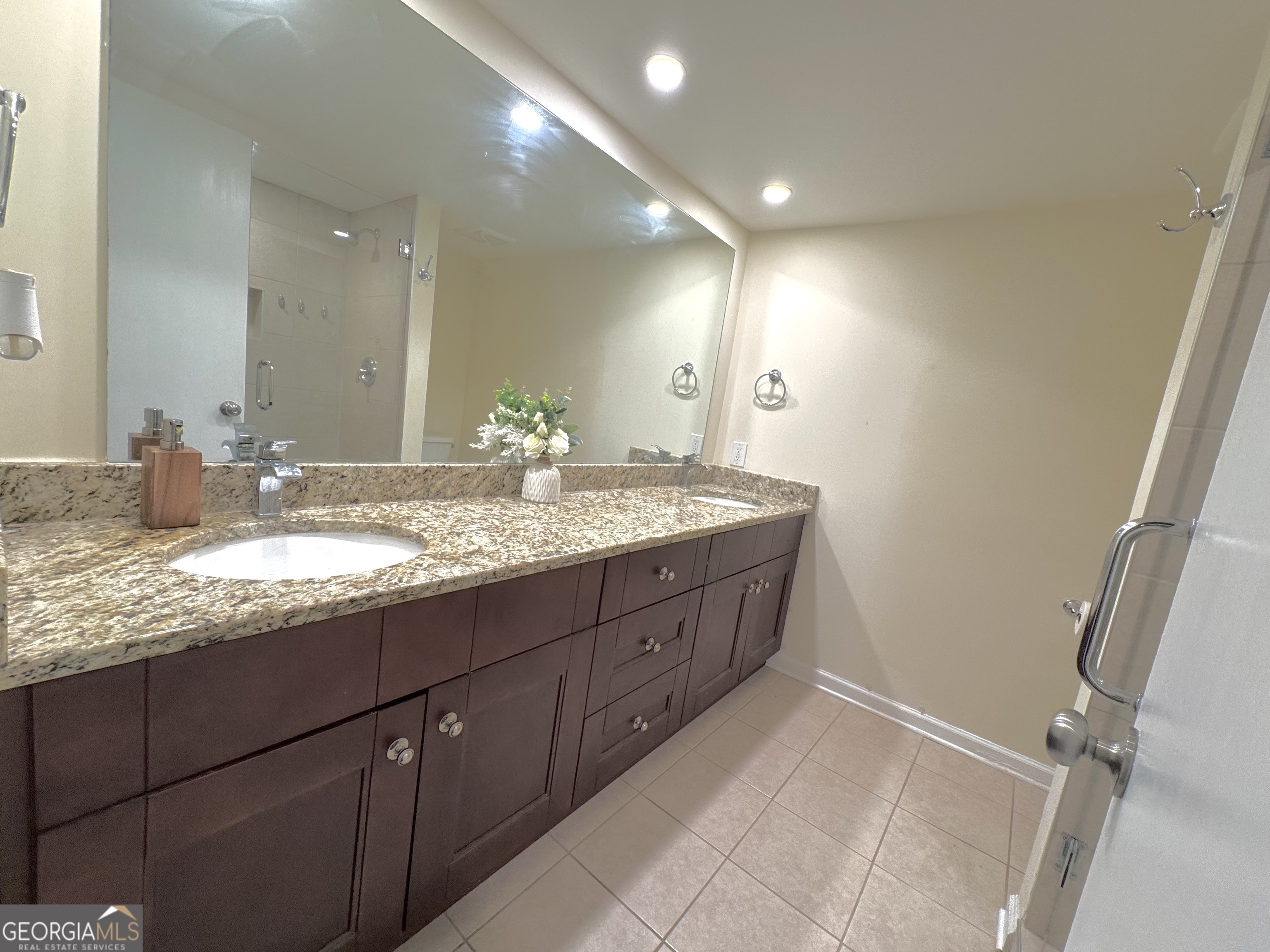 6851 Roswell Road, Unit H13 Sandy Springs, GA 30328 - Photo 14 of 16