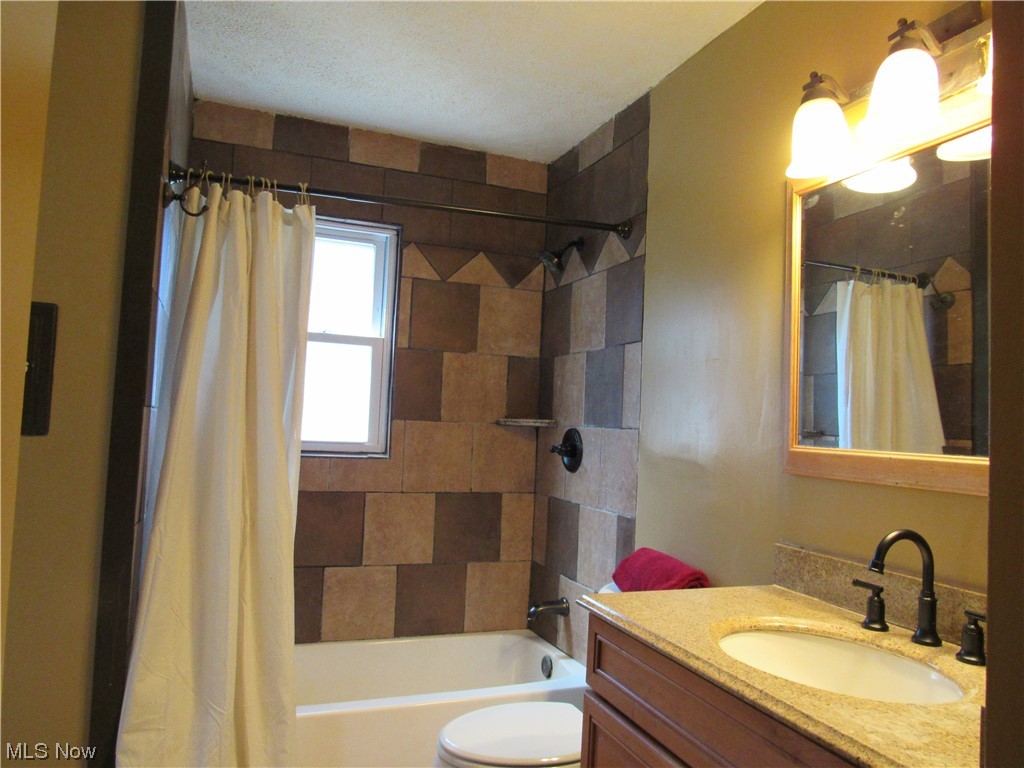 8810 Robinson Road Chardon, OH 44024 - Photo 20 of 34