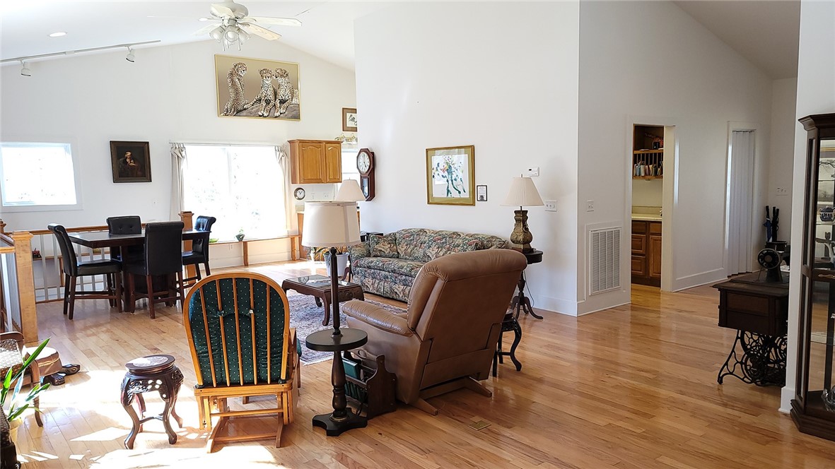 1210 Miller Road Westminster, SC 29693 - Photo 8 of 37 Gallery Image 8