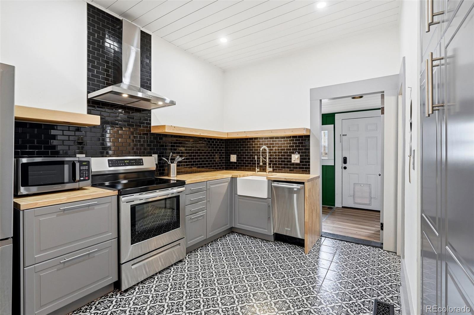 4206 Stuart Street Denver, CO 80212 - Photo 6 of 31