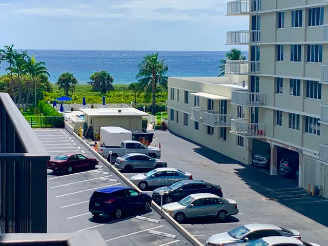 $6,000 | 145 South Ocean Avenue, Unit 419, Palm Beach Shores, FL 33404