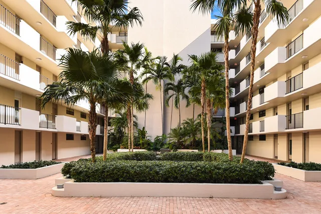 $6,000 | 145 South Ocean Avenue, Unit 419, Palm Beach Shores, FL 33404