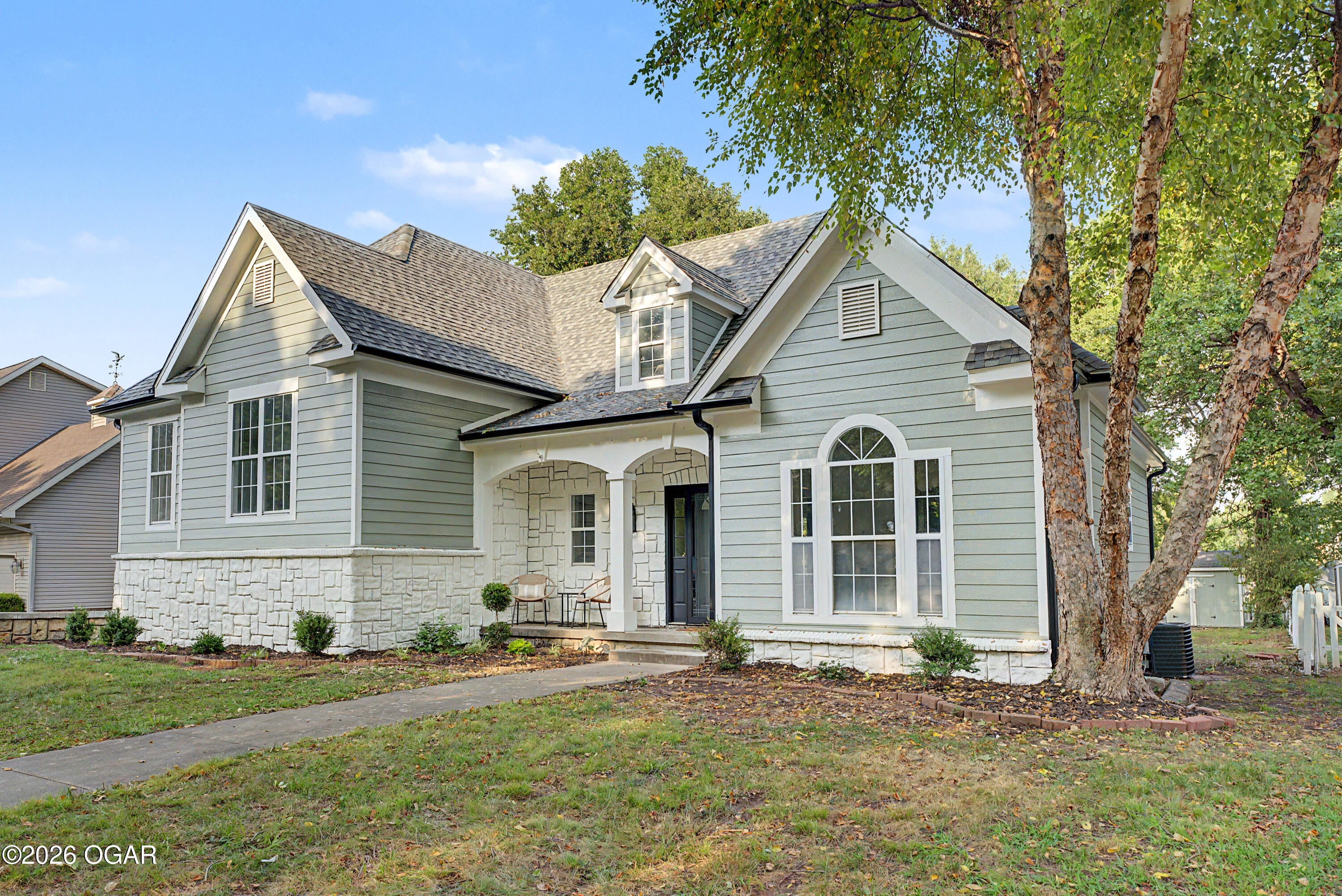 825 Colonial Road Webb City, MO 64870 - Photo 4 of 47 Gallery Image 4
