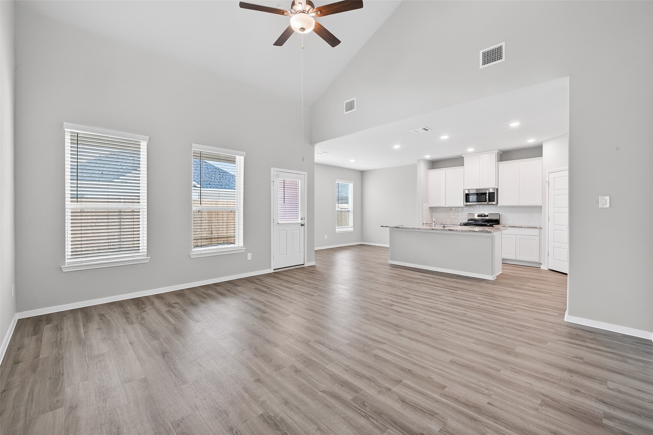 2107 Spring Hollow Drive Baytown, TX 77521 - Photo 8 of 39